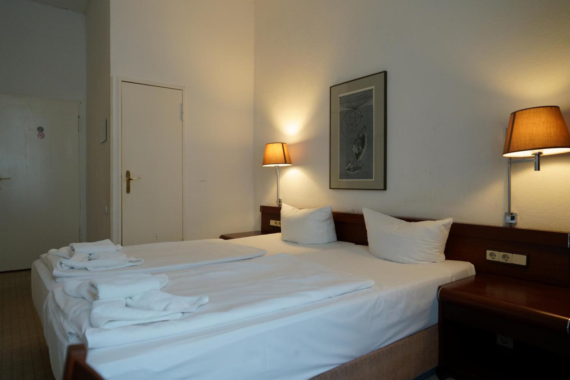 Hotel Pension Xantener Eck Berlin Eksteriør billede